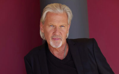 Verdensstjernen JOHNNY LOGAN besøger også i 2026 Danmark med en række koncerter.